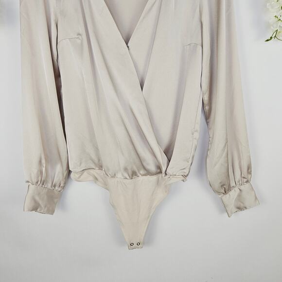 Abercrombie & Fitch Cream Satin Wrap Bodysuit Blouse Elegant Date Night Small - Picture 6 of 12